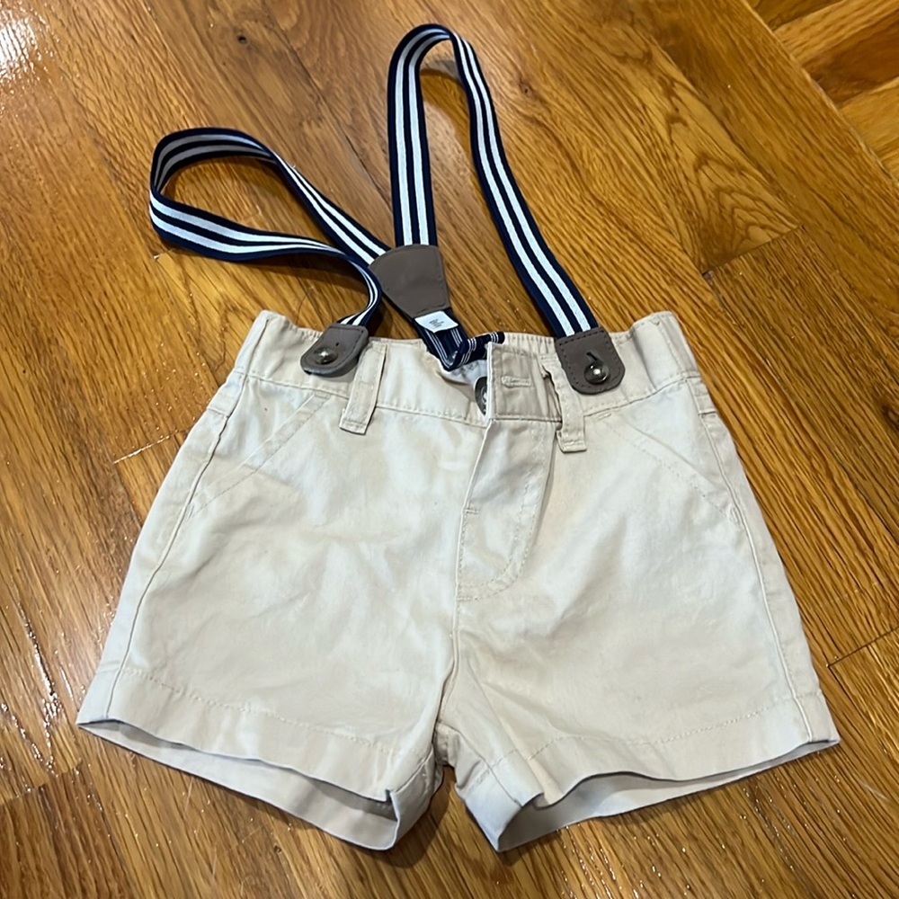 Cute khaki shorts with overalls